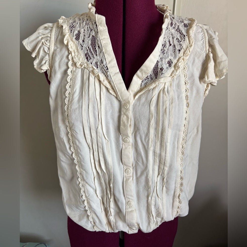 Excellent condition no boundaries Elegant Cream Lace Trim Blouse, Size XXL